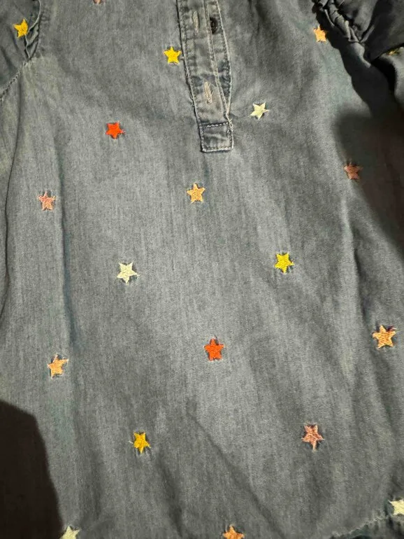 Vestido de mezclilla y estrellas bordada — foto 7