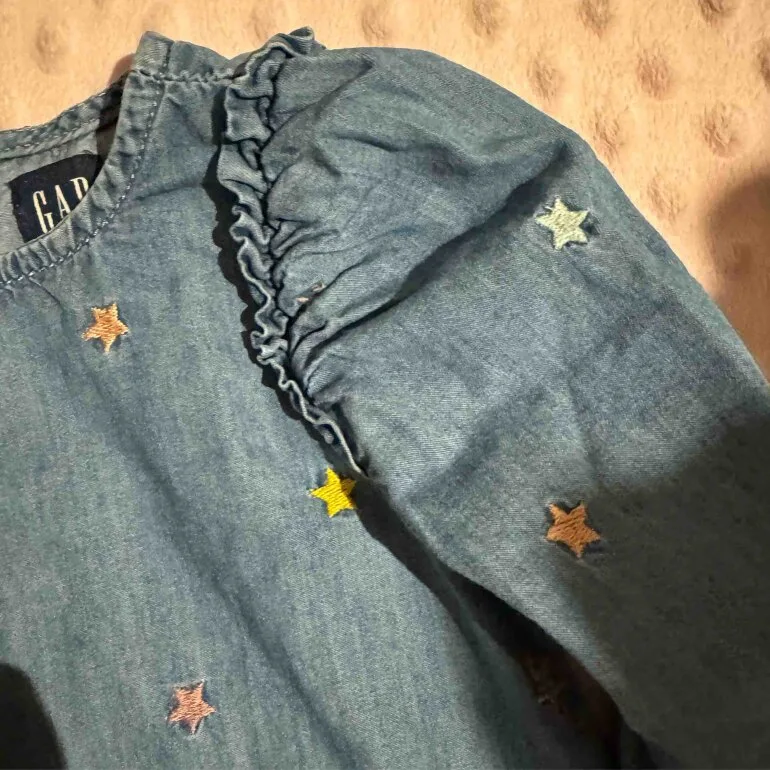 Vestido de mezclilla y estrellas bordada — foto 4