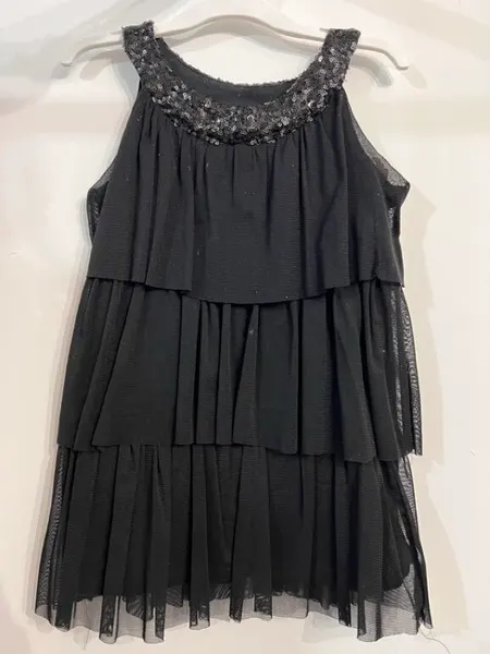 Vestido negro niña