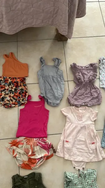 Mini lote de ropa de niña bebé