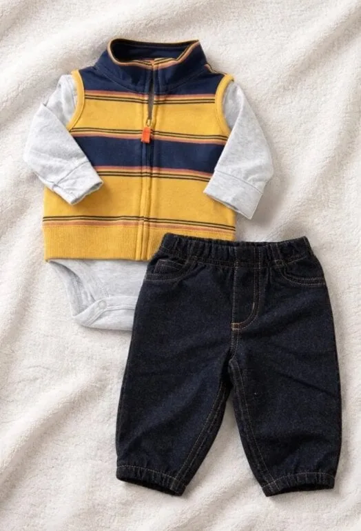 Conjunto body pantalón y chaleco Carters — foto 3