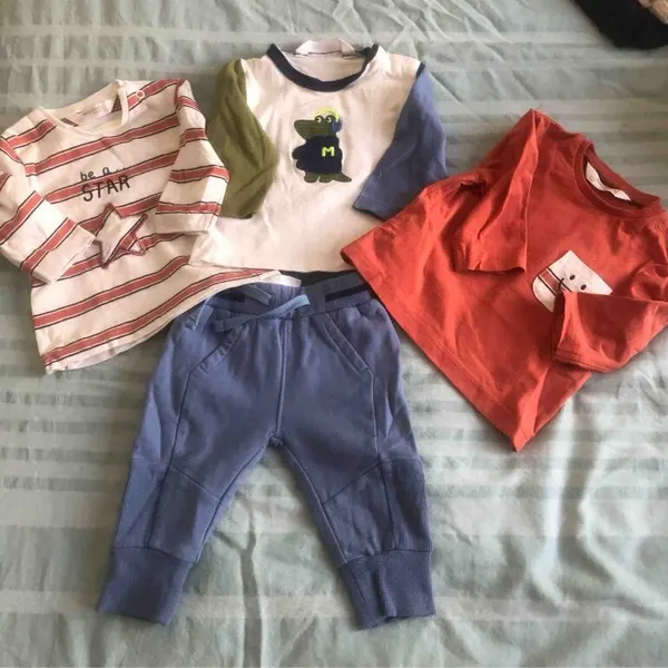 Juego de pantalón y playera bebé