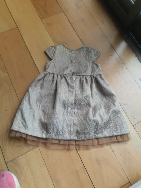 Vestido dorado beba — foto 2