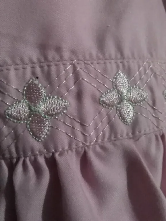 Hermoso mameluco rosa, afelpado. — foto 5
