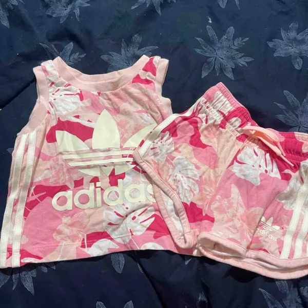 Conjunto adidas