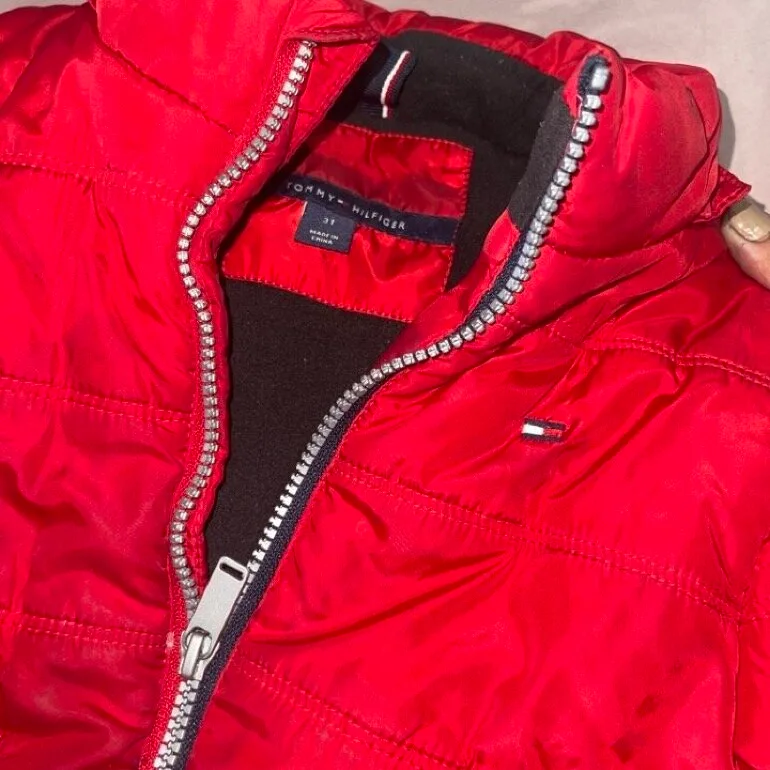 Chamarra Tommy Hilfiger talla 3 — foto 2