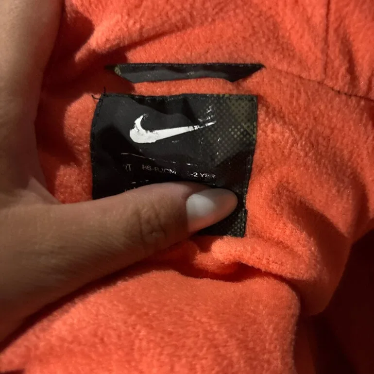 Chamarra Nike camuflajeada — foto 3