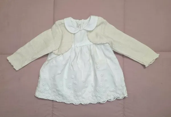 Vestido con suéter integrado