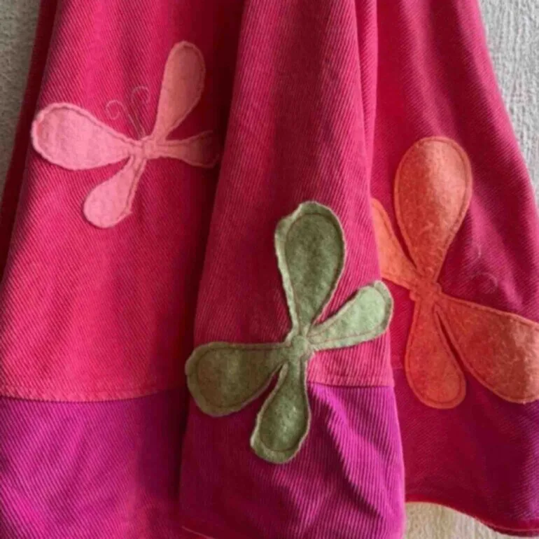 Vestido infantil colorido de pana — foto 8