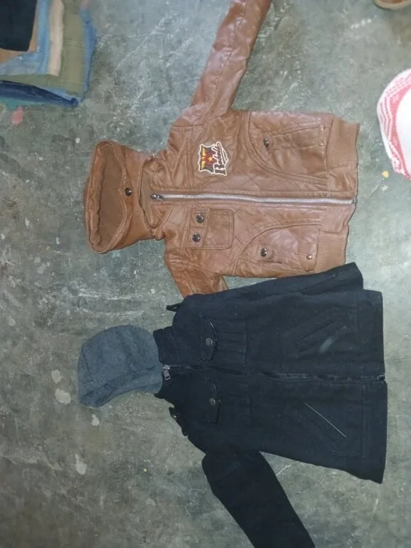 Ropa de niño talla 2 excelente estado — foto 2