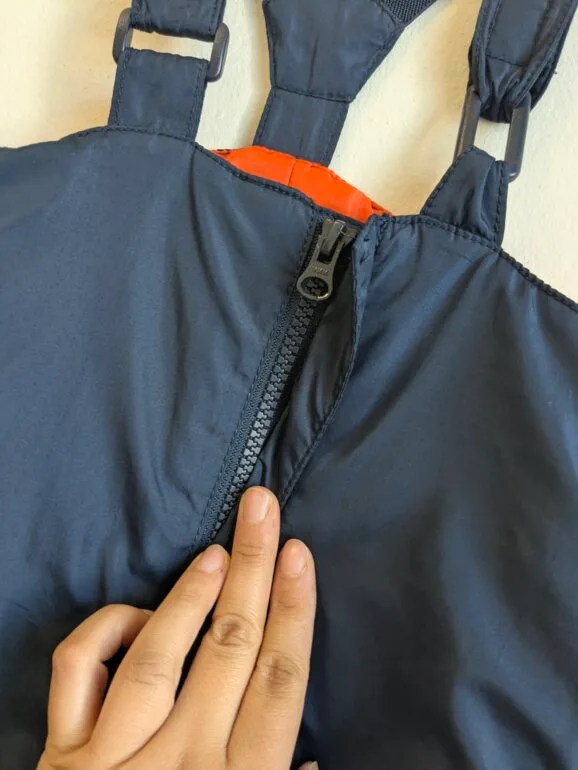 Old Navy Overol Nieve Azul y Naranja — foto 3