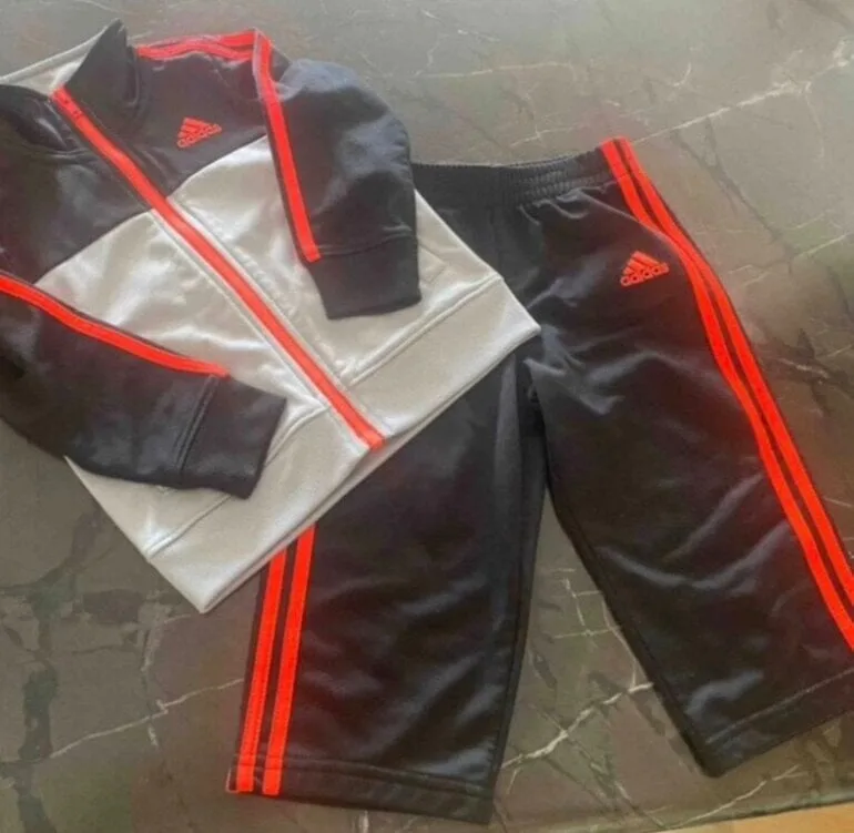 Conjunto deportivo Adidas 18 meses — foto 2