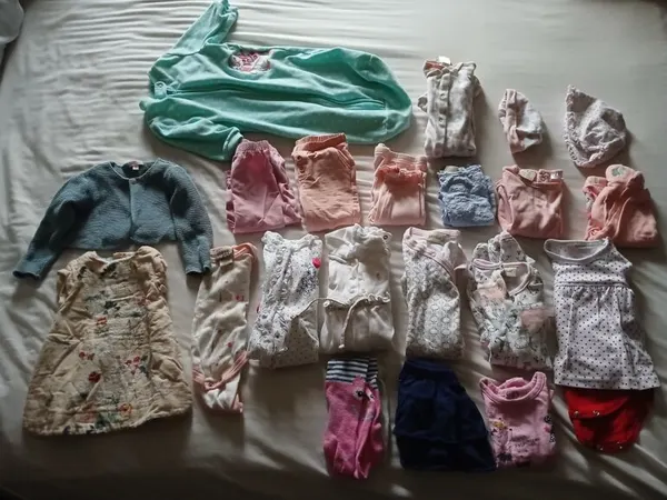 Lote de ropa para niña talla 3 a 6 meses