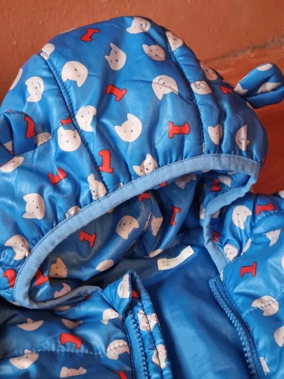 Chamarra Benetton con capucha para niña — foto 3