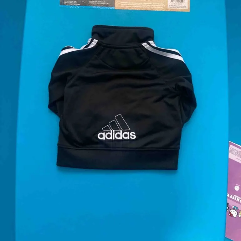 Conjunto Adidas Original 6 meses hermoso — foto 2