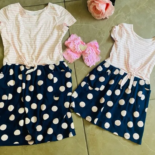 Vestidos iguales hermanas