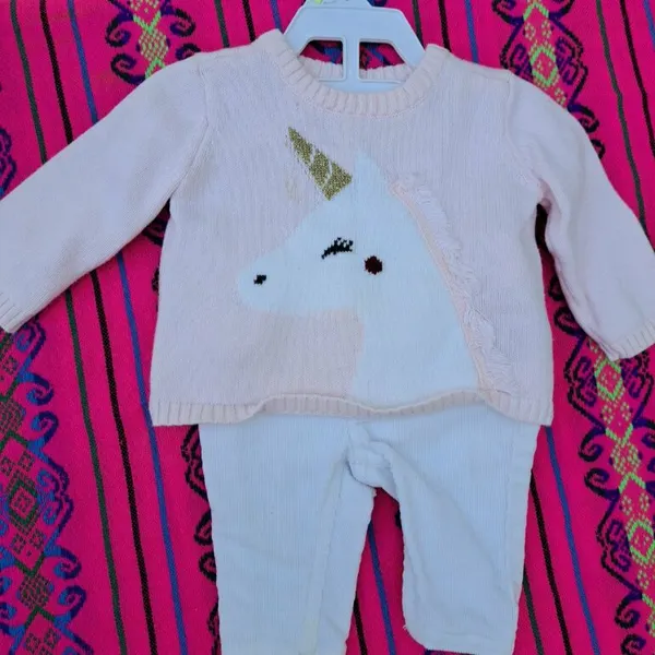 Conjunto unicornio de punto