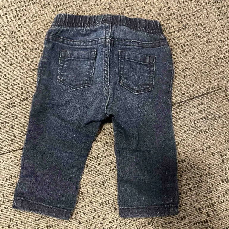 Jeans Old Navy talla 3-6 meses — foto 2