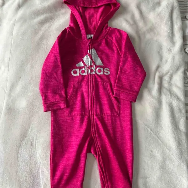 Mameluco Adidas niña 9 meses