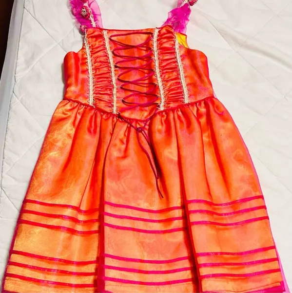 Vestido elegante para niña pequeña